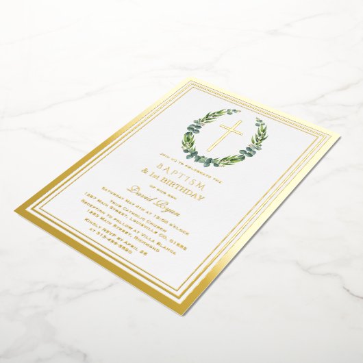 Moderne Gouden Eucalyptus Jongen 1e Verjaardag Doo Folie Uitnodiging (Gedraaid)