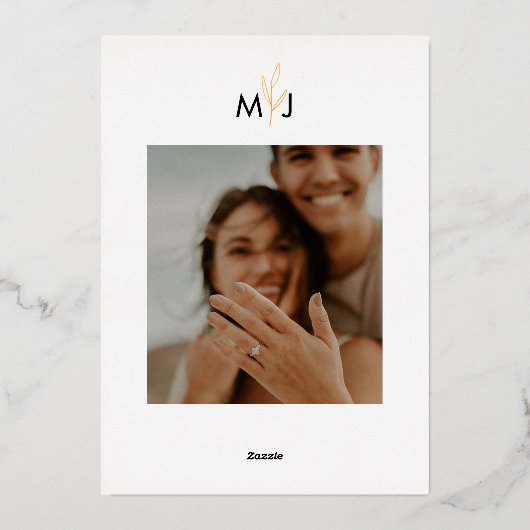 Moderne Gouden Folderrand Minimalistische Monogram Folie Uitnodiging (Achterkant)