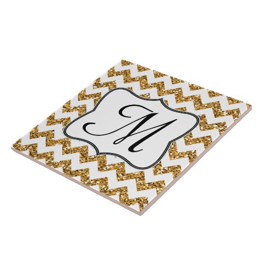 Moderne Gouden Glitter Chevron Monogram Display Te Tegeltje (Zijkant)