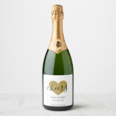 Moderne Gouden Hart Trouw Bruiloftsshower Sparkling Wijnetiket (Voorkant)