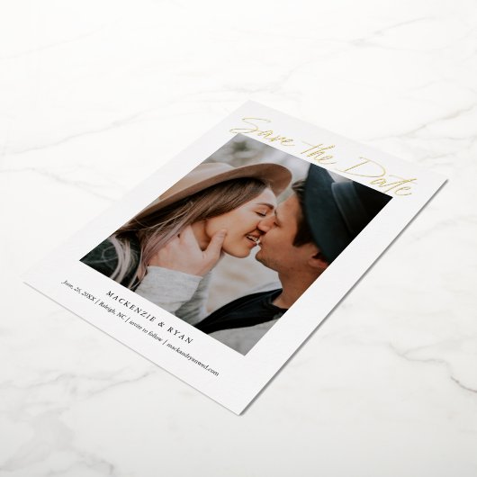 Moderne gouden script minimale foto save the date folie uitnodiging (Gedraaid)