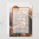 Moderne gouden simpele monogram fotoscriptbruiloft kaart (Voorkant)