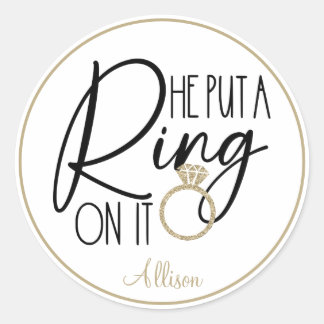 Moderne Gouden Zwarte Naam Hij deed er een Ring om Ronde Sticker