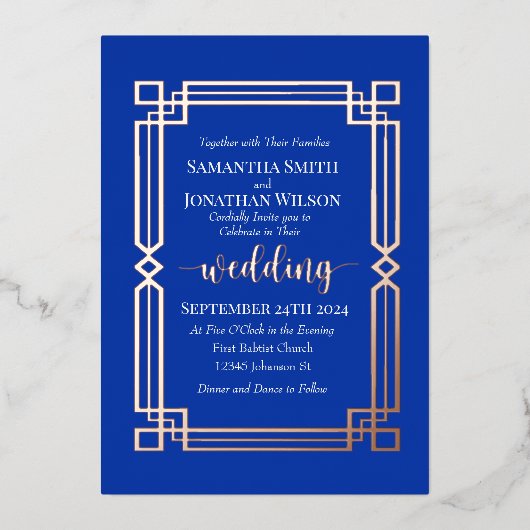 Moderne goudgrens van Roos aan marineblauw huwelij Folie Uitnodiging (Voorkant)