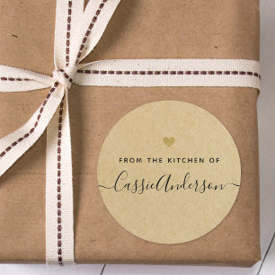 Moderne goudhartbaking van bruinkkraft ronde sticker
