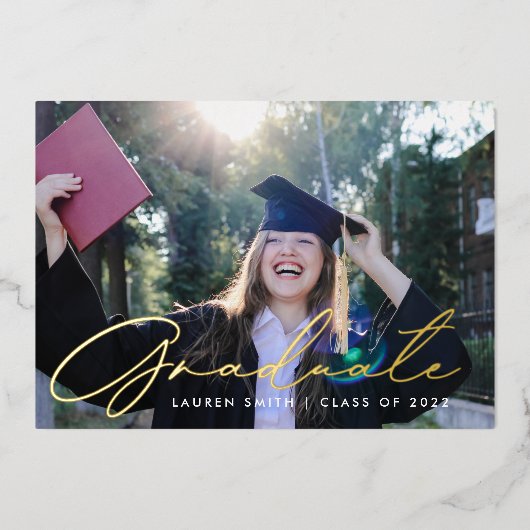 Moderne goudkalligrafie Foto GraduPartij Folie Uitnodiging (Voorkant)