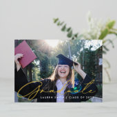 Moderne goudkalligrafie Foto GraduPartij Folie Uitnodiging (Staand Voorkant)