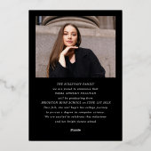 Moderne Grad Brush Script Foto Afstuderen Folie Uitnodiging (Achterkant)