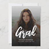 Moderne Grad Brush Script Foto Afstuderen Kaart (Voorkant)