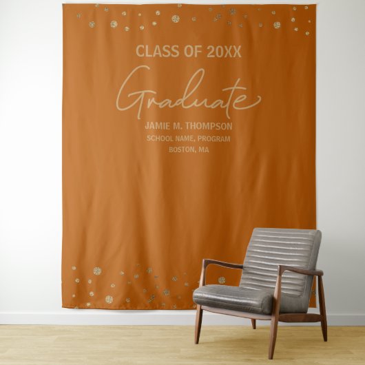 Moderne Graduaats Script Oranje Gouden afstuderen Wandkleed (In situ)