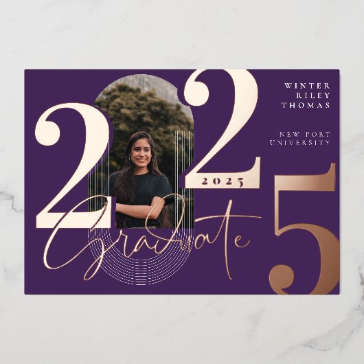 Moderne Graduate Script 2025 Concentrische Boog Fo Folie Uitnodiging (Voorkant)