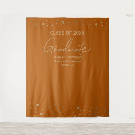 Moderne Graduate Script Oranje Gouden afstuderen Wandkleed (Voorkant)