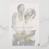 Moderne grafische kalligrafie Eenvoudige foto-brui Folie Uitnodiging (Voorkant)