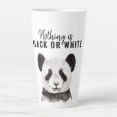 Moderne grappige panda zwart-wit met citaat latte mok (Voorkant)