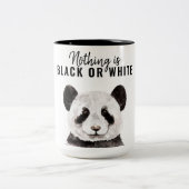 Moderne grappige panda zwart-wit met citaat tweekleurige koffiemok (Center)