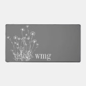 Moderne Grijs & Witte Wildbloemen Monogram Bureaumat (Voorkant)