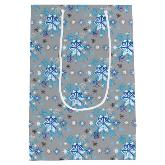 Moderne grijze en blauwe sneeuwvlokken medium cadeauzakje (Achterkant)