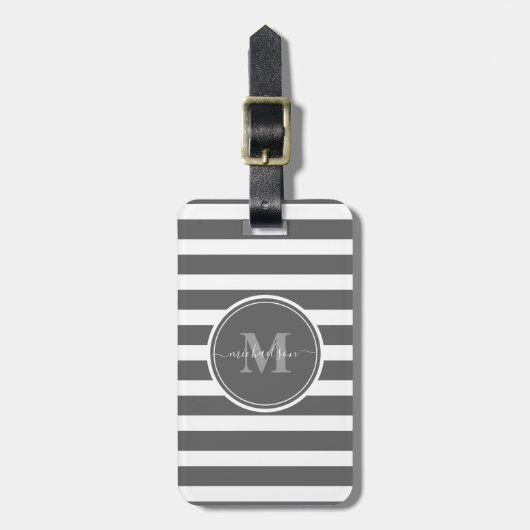 Moderne grijze en witte strepen Monogram naam Bagagelabel (Voorkant verticaal)