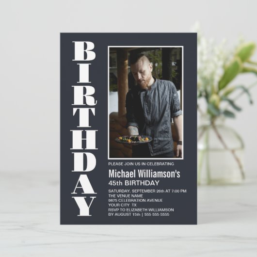 Moderne grijze foto van Birthday Party Kaart (Staand voorkant)