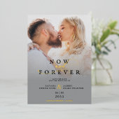 Moderne grijze gradiënt Elegant Fotoscript bruilof Folie Uitnodiging (Staand Voorkant)