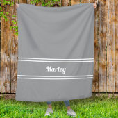 Moderne Grijze Minimale Naam Monogram Sjabloon Fleece Deken