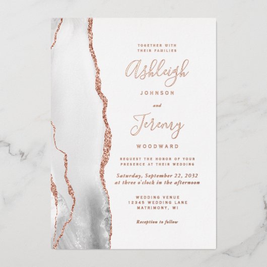 Moderne grijze roodbruine bruine roodbruine bruist folie uitnodiging (Voorkant)