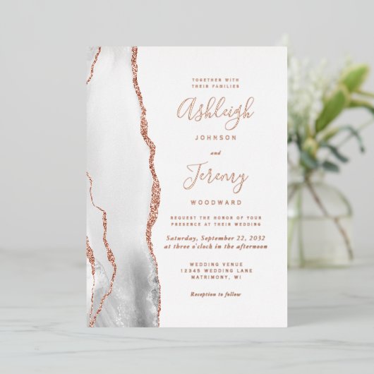 Moderne grijze roodbruine bruine roodbruine bruist folie uitnodiging (Staand Voorkant)