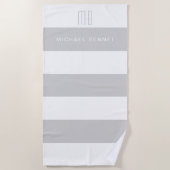 Moderne Grijze Strepen Monogram Strandlaken (Voorkant)