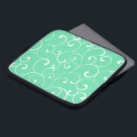 Moderne grillige krullen patroon Aqua Laptop Sleeve<br><div class="desc">Een grillig modern ontwerp met een wit krulpatroon tegen een aqua-achtergrond. Dit sleeve is een handige manier om je laptop of tablet te beschermen.</div>
