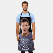 Moderne Grillmaster Naam Instagram Foto Mannen Schort (Gedragen)