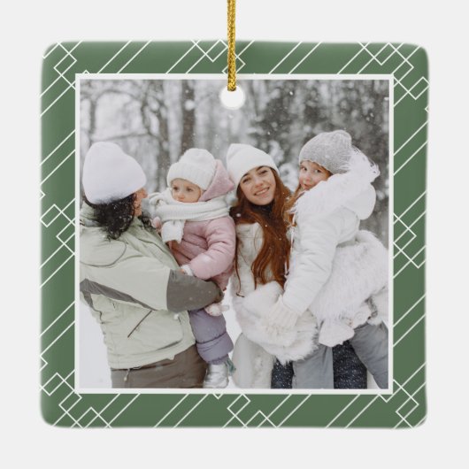 Moderne groenachtige bessen kerstmis 2 foto's keramisch ornament (Achterkant)