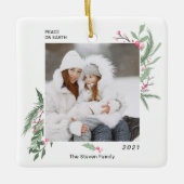 Moderne groenachtige bessen kerstmis 2 foto's keramisch ornament (Voorkant)