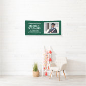 Moderne Groene Aangepaste Afstudeerfoto Spandoek (Insitu)