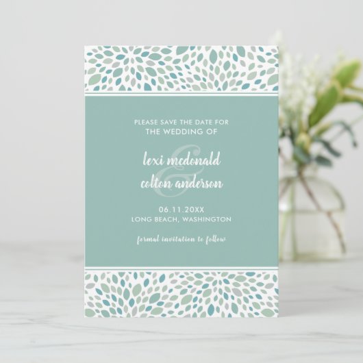 Moderne groene Abstracte bloemenbruiloft aan zee Save The Date (Staand voorkant)