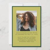 Moderne groene afstudeerhoed fotoaankondiging kaart (Achterkant)