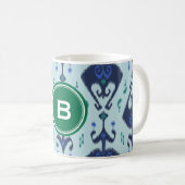 Moderne groene blauwe ikat tribale monogram koffiemok (Voorkant rechts)