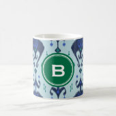 Moderne groene blauwe ikat tribale monogram koffiemok (Center)