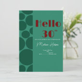 Moderne groene & bordeauxroze verjaardagsuitnodigi kaart (Staand voorkant)