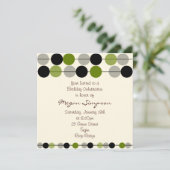 Moderne groene cirkel ontwerp verjaardagsuitnodigi kaart (Staand voorkant)