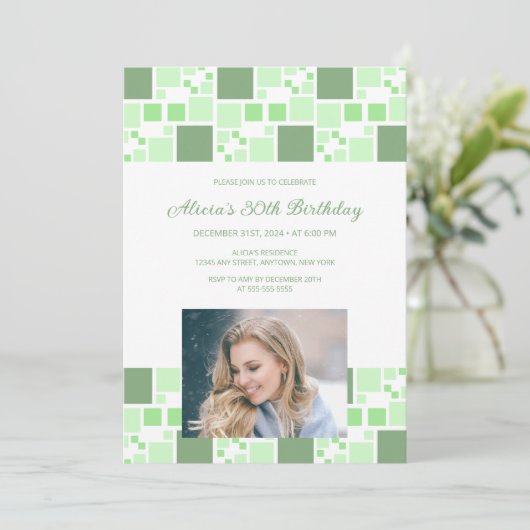 Moderne Groene Digitale Lijst Foto Verjaardag Kaart (Staand voorkant)