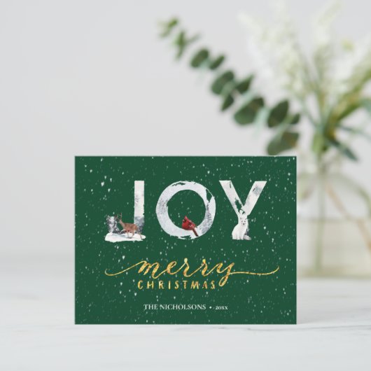 Moderne groene Elegant Gold Script JOY Snow-bedekk Feestdagenkaart (Staand voorkant)