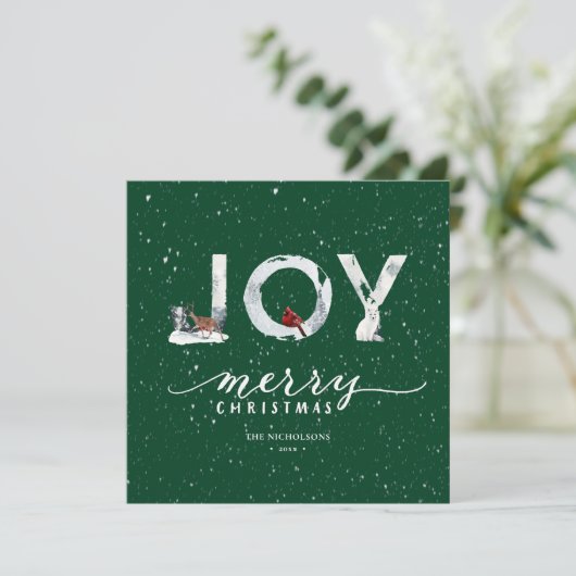 Moderne groene elegant Script JOY White Snow Overl Feestdagenkaart (Staand voorkant)