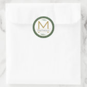 Moderne Groene en Gouden Vakantie Monogram en Naam Ronde Sticker (Tas)