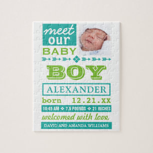 Moderne groene geboortekaart voor babyjongens met legpuzzel