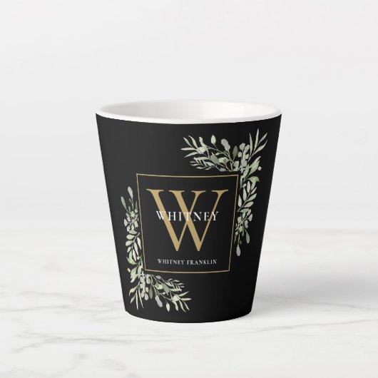 Moderne groene goud monogram elegante zwarte latte mok (Voorkant)