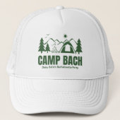 Moderne Groene Kamp Bachelorette Weekend Trucker Pet (Voorkant)