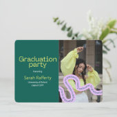 Moderne groene kleurrijke typografische uitnodigin kaart (Staand voorkant)