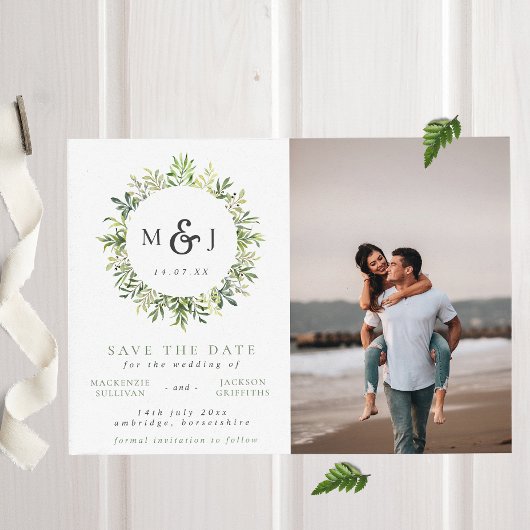 Moderne groene krans monogram trouwfoto save the date