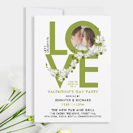 Moderne groene liefdesviering script foto bloemsch kaart