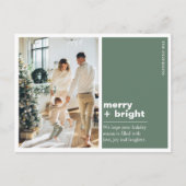 Moderne groene 'Merry + Bright' kerstfoto Briefkaart (Voorkant)